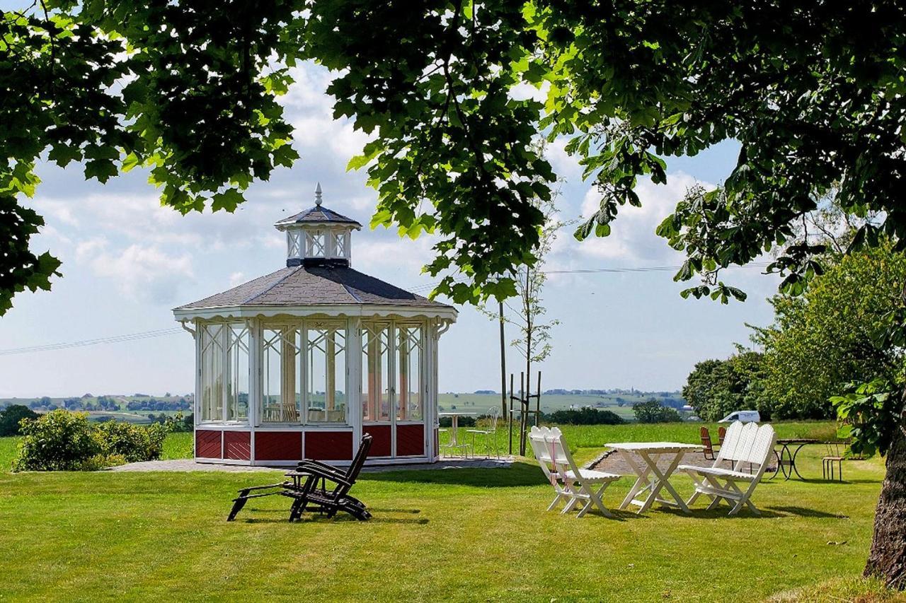 Torsborgs Gard Bed & Breakfast Simrishamn Dış mekan fotoğraf